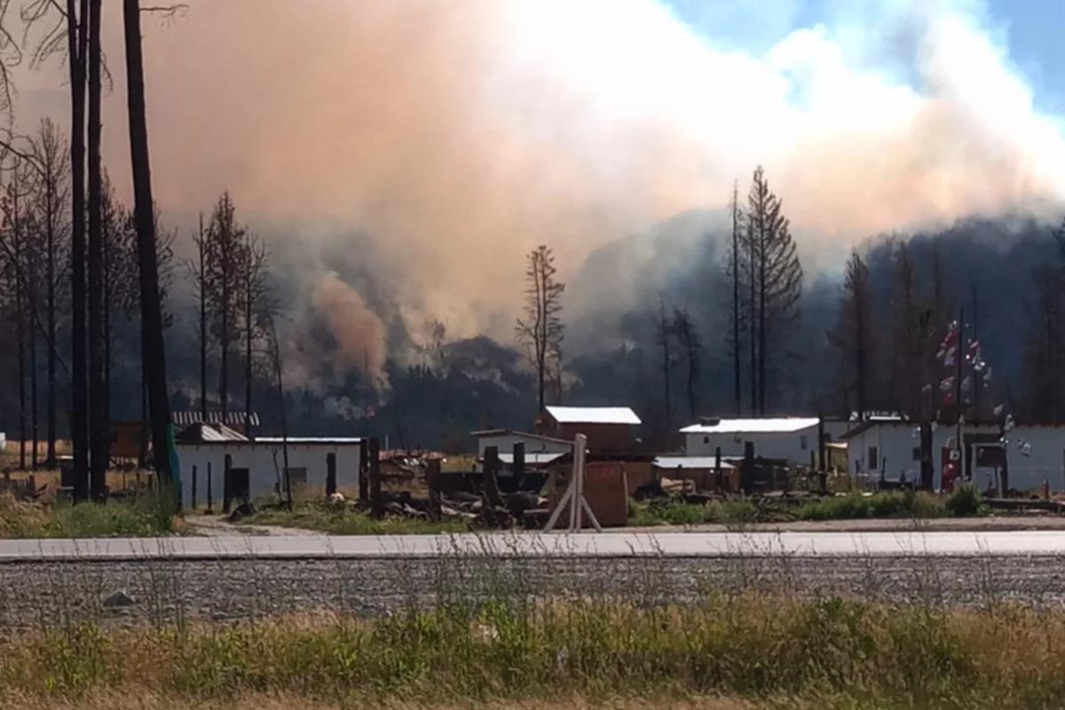 Lago Puelo en emergencia: El incendio devasta 1.500 hectáreas en Chubut