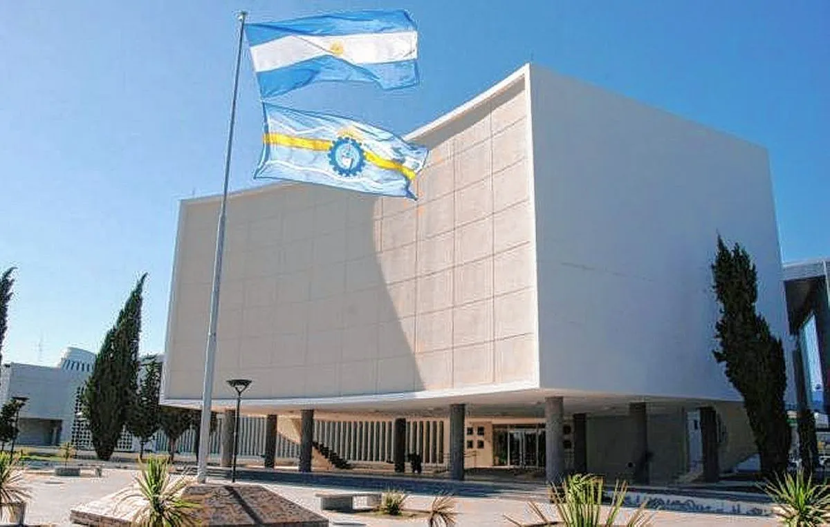 Legislatura del Chubut debate Presupuesto 2026, retiro voluntario y toma de crédito
