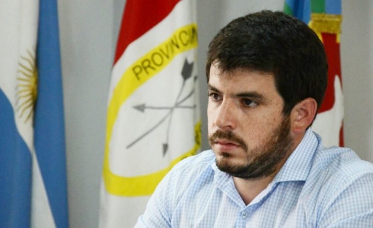 Leonel Chiarella asume liderazgo de la UCR con agenda de reformas y desafíos