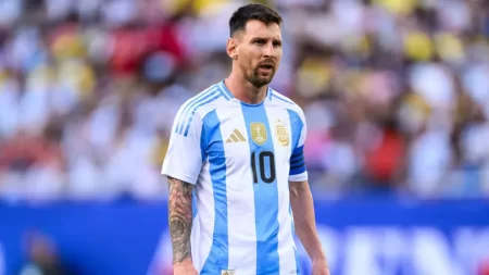 Messi revoluciona India: Gira histórica con estatua gigante y euforia popular