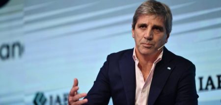 Caputo y la UIA avanzan en debate por reforma laboral