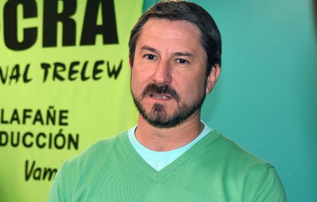 Merino impulsa una agenda barrial directa para ordenar prioridades en Trelew