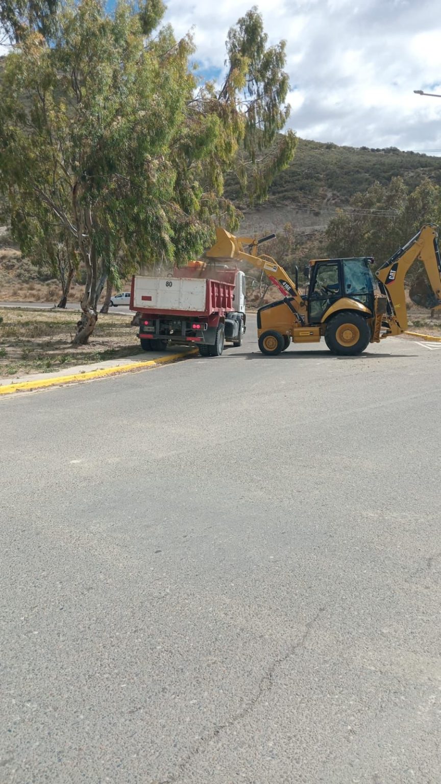 Municipio refuerza limpieza de pluviales y sumideros con saneamiento en barrio Saavedra