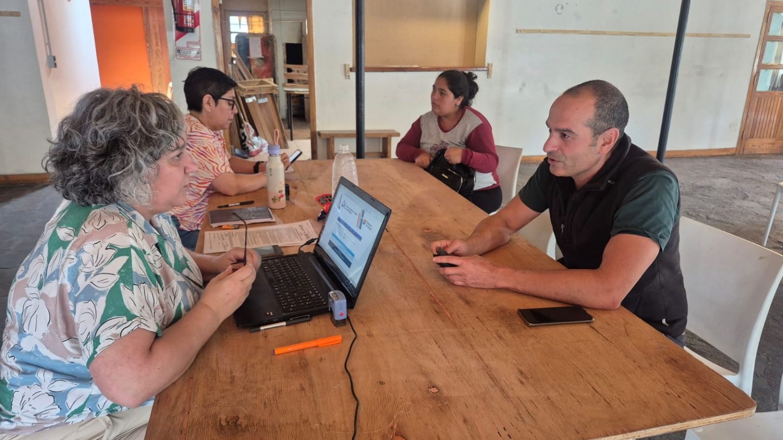 El Instituto Provincial de la Vivienda brindó atención y resolvió trámites en Puerto Pirámides