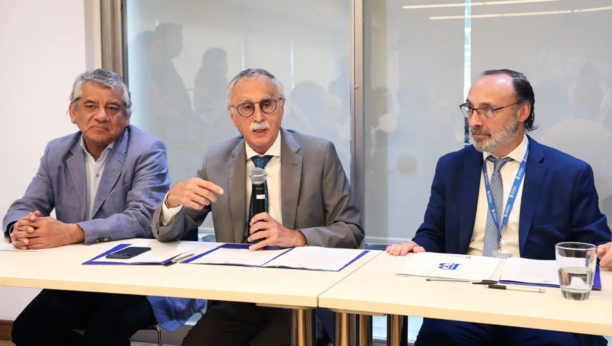 Salud simplifica trámites: matrícula nacional junto al título de Medicina