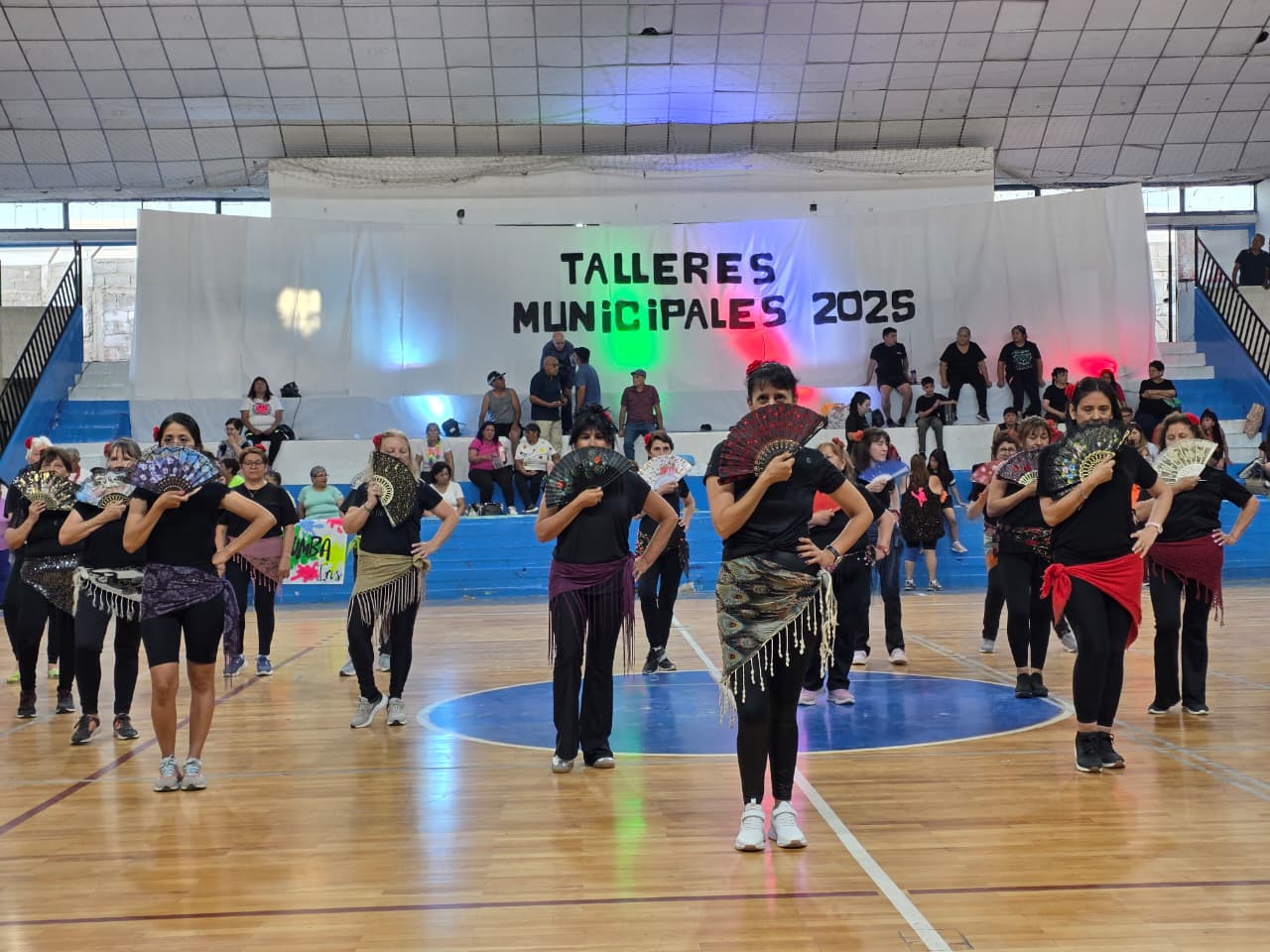 Trelew: multitudinario cierre de los talleres municipales