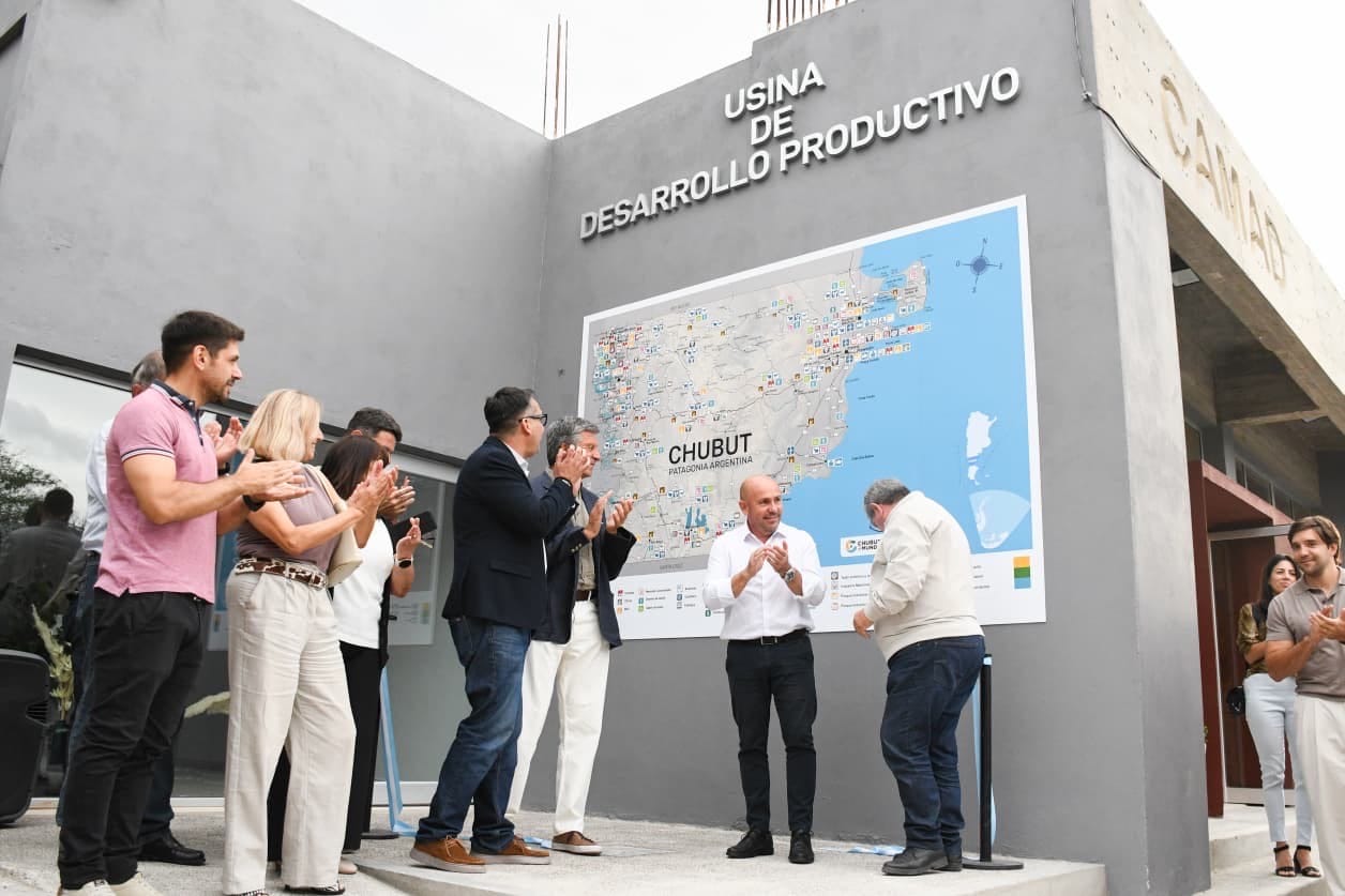 El intendente Gustavo Sastre estuvo presente en la inauguración de la Usina de Desarrollo Productivo en Puerto Madryn