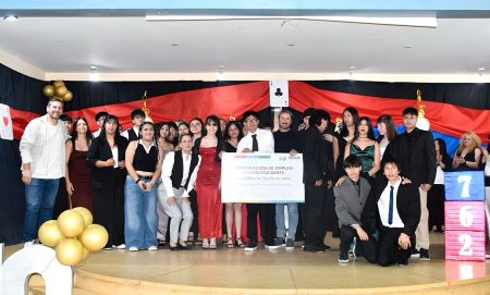 Merino acompañó a los egresados de la Escuela 762 y subrayó el valor de la educación en Trelew