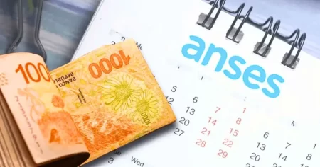 Jubilados y pensionados de ANSES: Fechas de cobro con aumento, bono y aguinaldo de diciembre