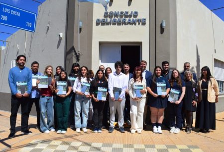 Rawson distinguió a los mejores promedios en una sesión especial de Honor al Mérito Estudiantil