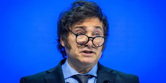 Milei criticó la deuda del macrismo e incomodó a Toto Caputo