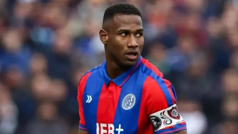 River avanza en negociación por el defensor colombiano Jhohan Romaña