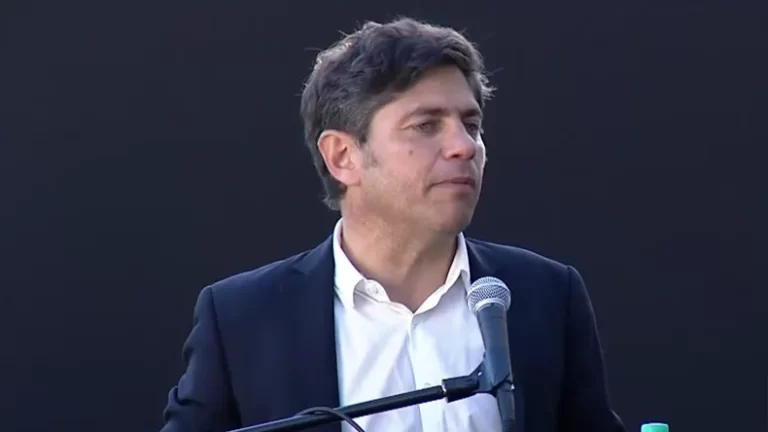 Axel Kicillof, le tomó juramento a la nueva ministra de Educación: «Si no tenés la escuela, es una libertad trucha, inventada»