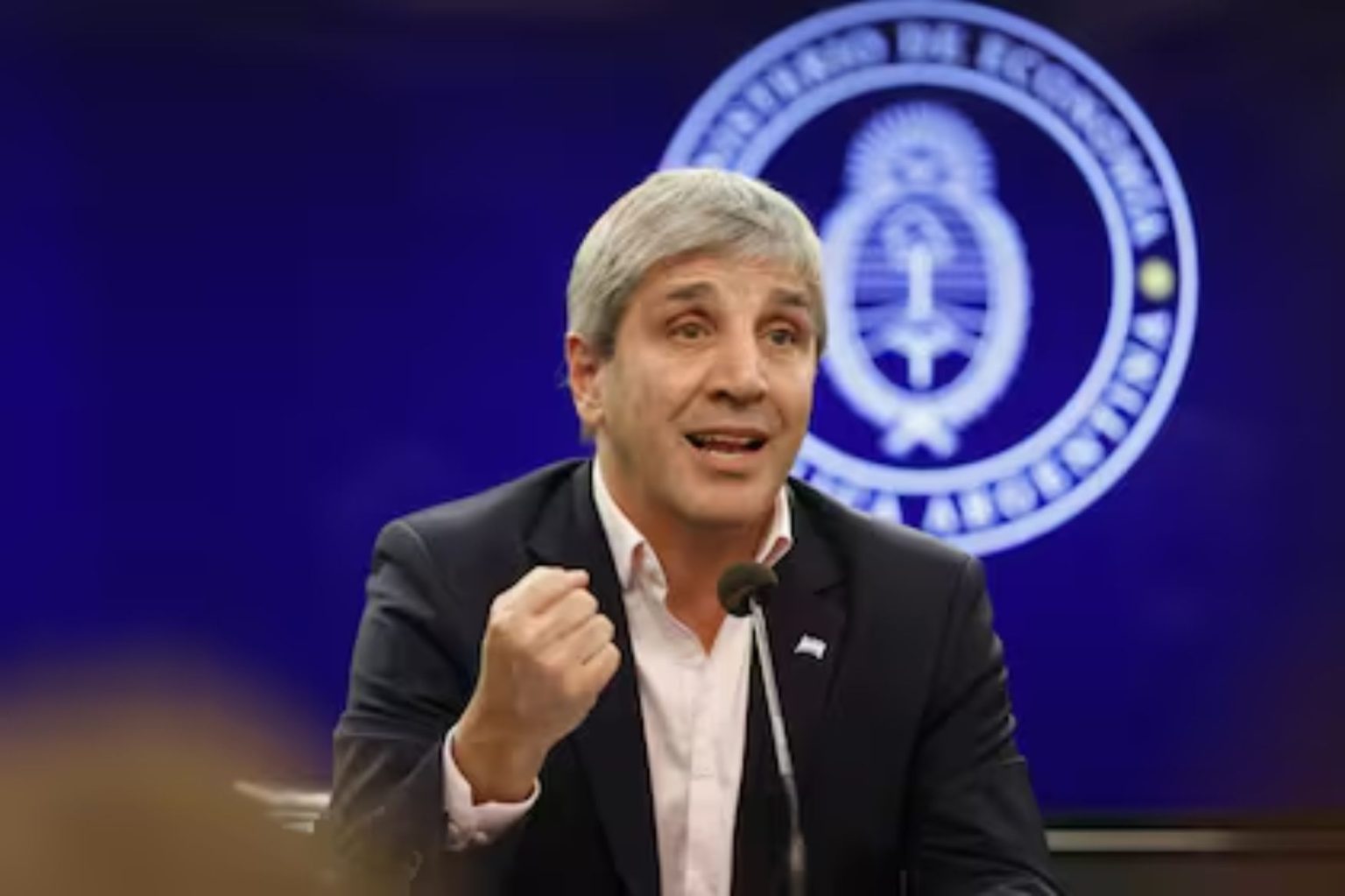 Caputo lanzó un nuevo ataque contra los intendentes por las tasas