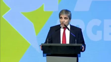 Caputo anticipa meta para el nuevo bono: $1000 millones a menos del 9%