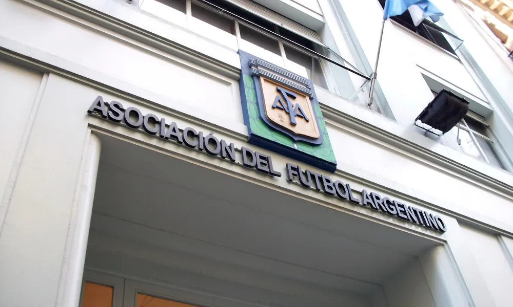 AFA bajo la lupa: más de 30 allanamientos en clubes y su sede