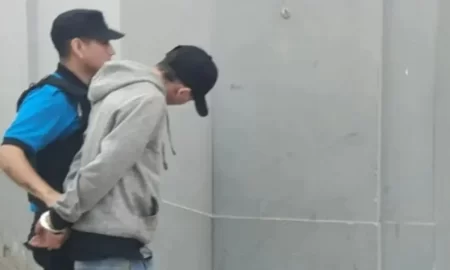 Comodoro: Detuvieron a un hombre que intentó robar cuatro quesos en pleno centro