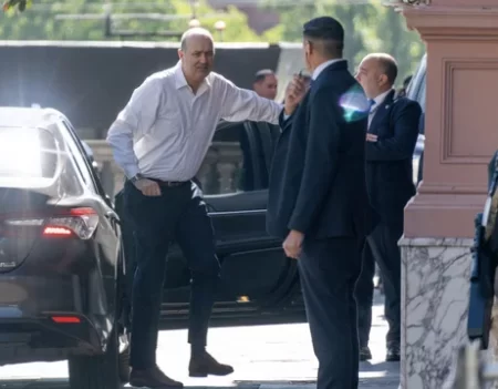 El Gobierno extiende la suspensión de contrataciones estatales con excepciones clave