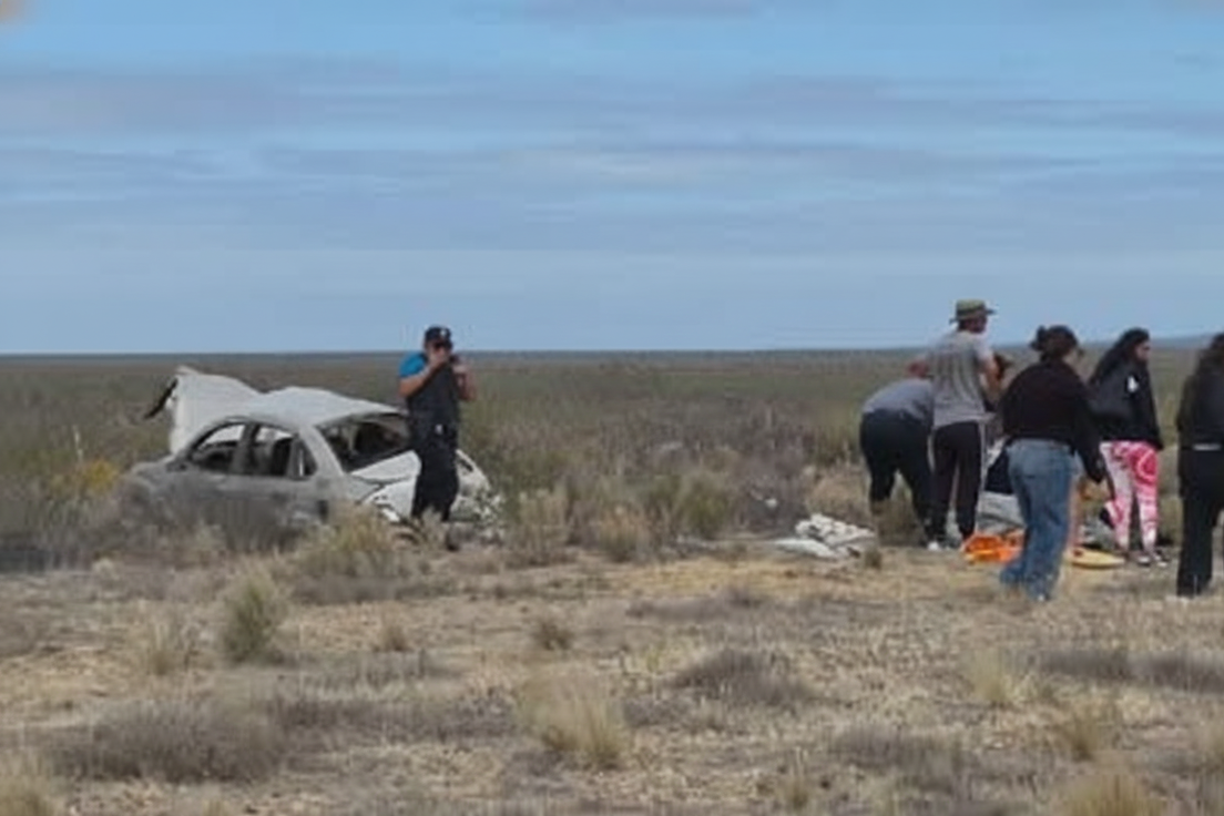 Tres heridos tras volcar un auto en la Ruta 3, cerca de Puerto Madryn