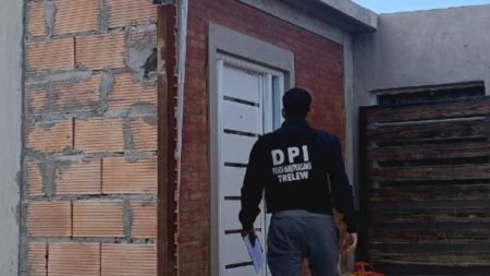 Allanan una vivienda en Trelew por el robo de $500 mil a una estación de servicio