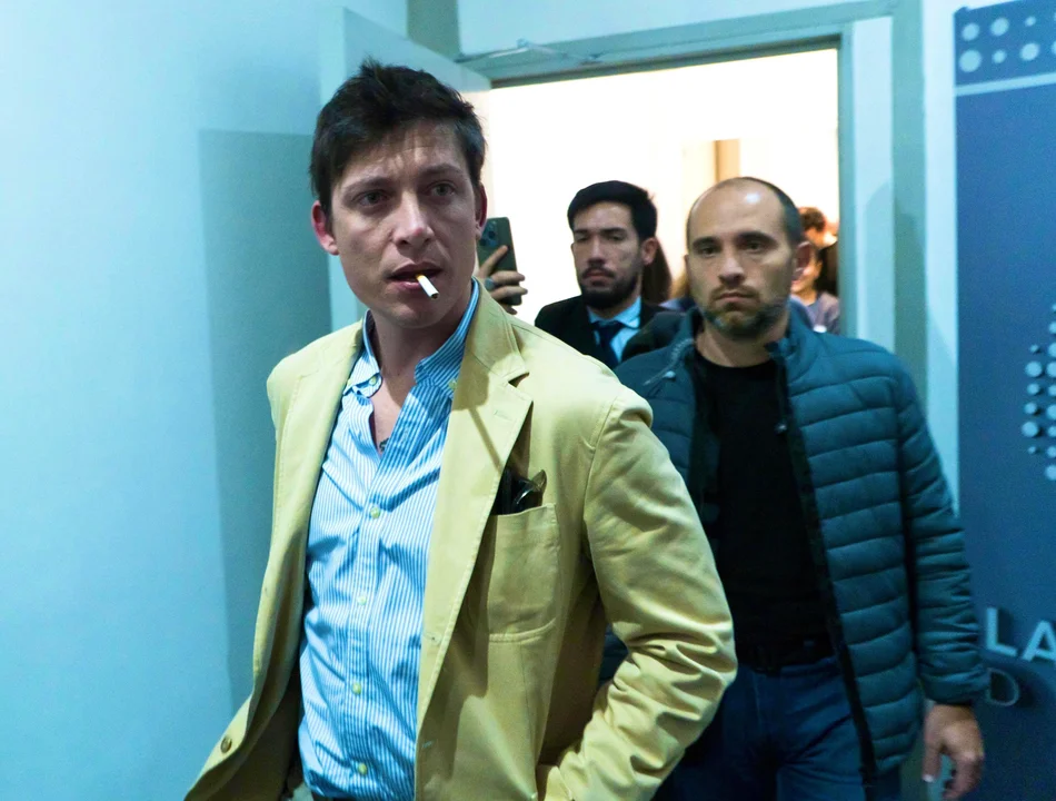 DNU de Inteligencia: el Gobierno prepara un protocolo para los agentes habilitados a aprehender personas