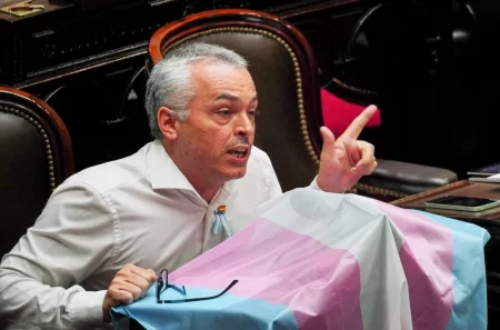 Paulón exige interpelar al canciller Quirno por Maduro y el gendarme Gallo