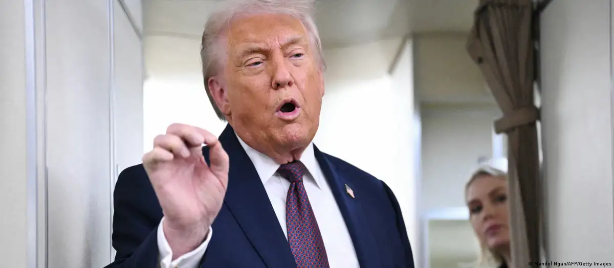 Trump amenaza con tarifas a países que envíen petróleo a Cuba