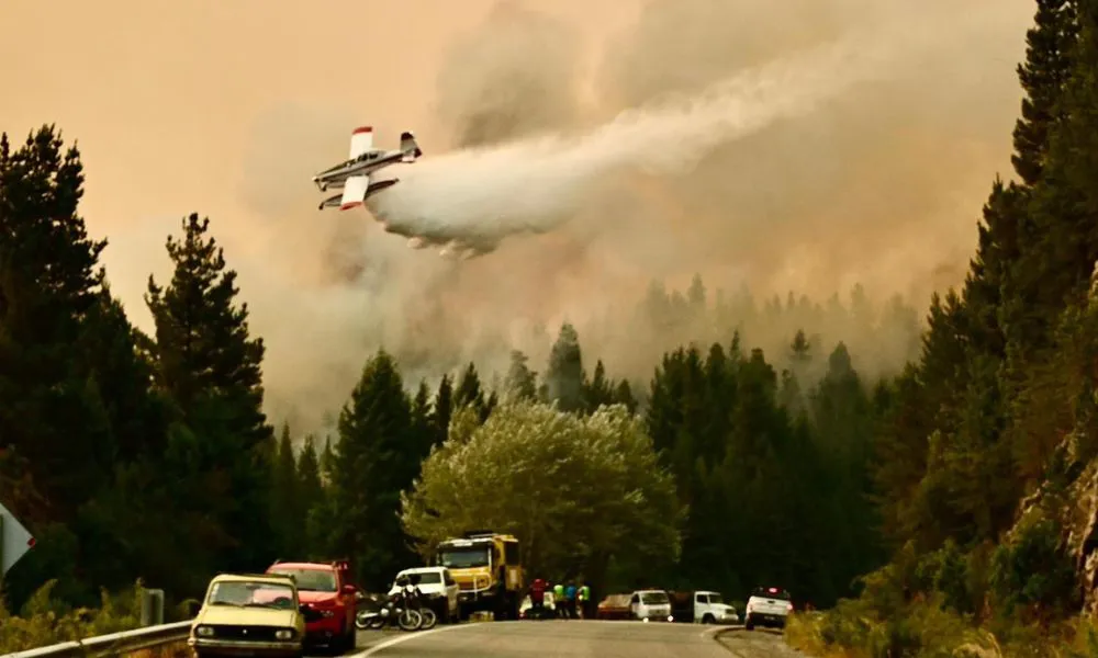 Autoridades descartan riesgo de propagación de incendios hacia Chile desde Chubut