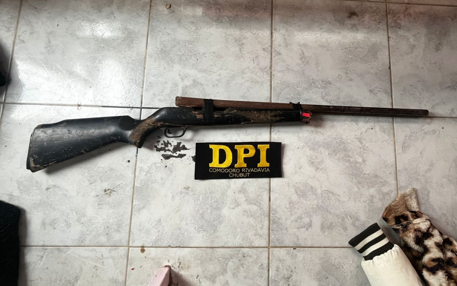 Operativo “Verano Seguro”: esclarecen robo armado y secuestran armas en Comodoro