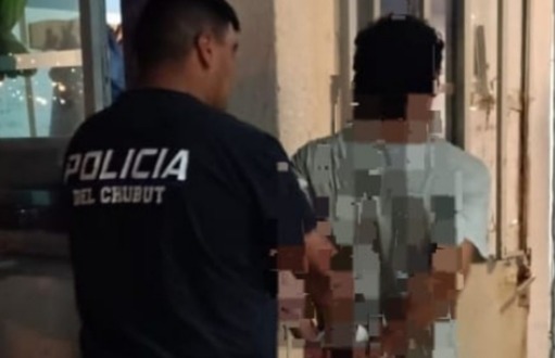 Comodoro: lo descubrieron arriba de un techo en el barrio Quirno Costa y terminó detenido