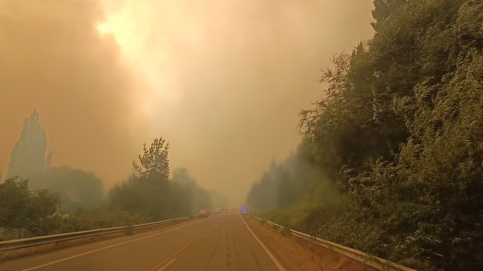 Incendios en Chubut: evacuaron El Pedregoso y volvieron a cerrar un tramo clave de la Ruta 40