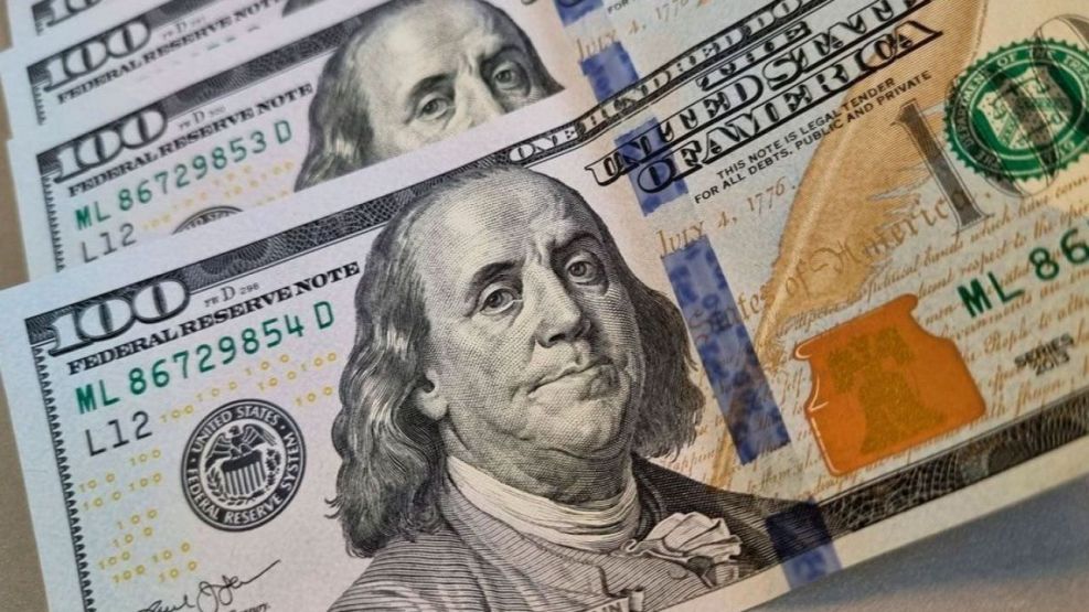 El dólar blue vuelve a moverse y amplía la brecha cambiaria