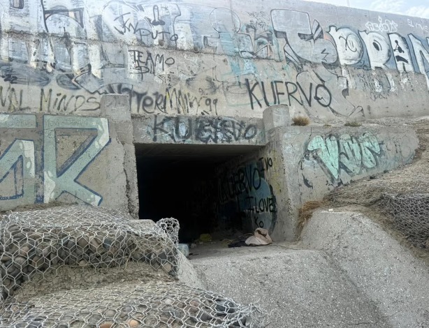 Túneles, oscuridad y abandono: Así es la «tierra de nadie» donde mataron a Valeria Schwab