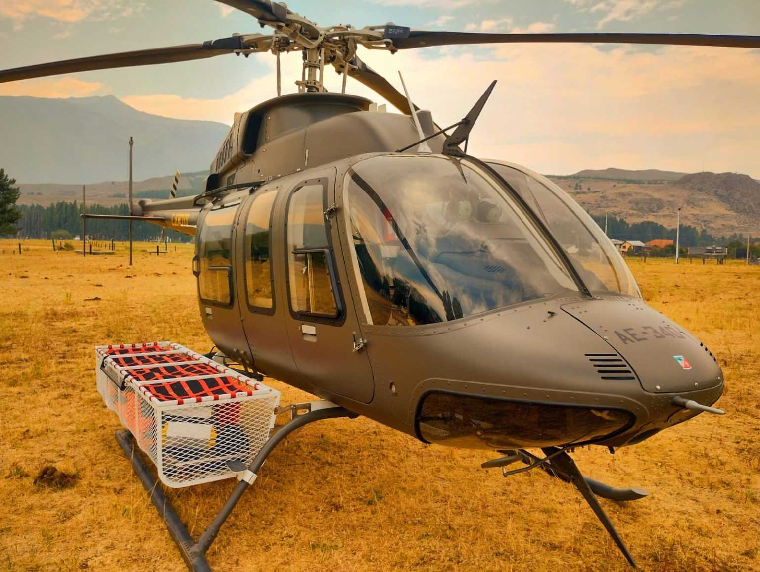 Helicópteros Bell 407 llegan para reforzar a combatir los incendios en Chubut