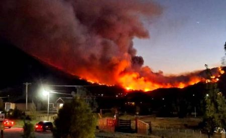 Incendio en Los Alerces: alertan a Villa Lago Rivadavia y piden preparación preventiva