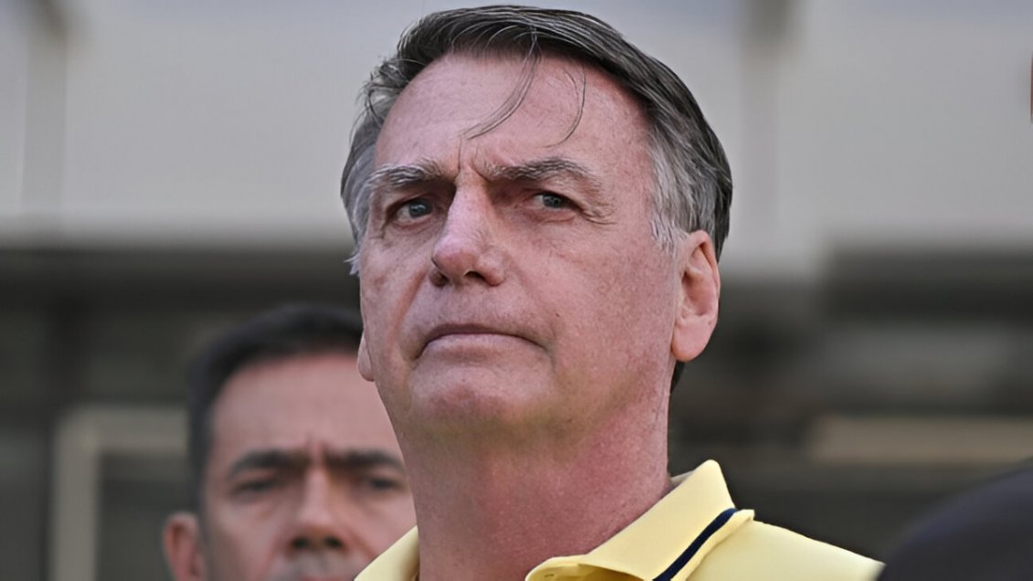 Bolsonaro sufre una caída en prisión y espera autorización médica