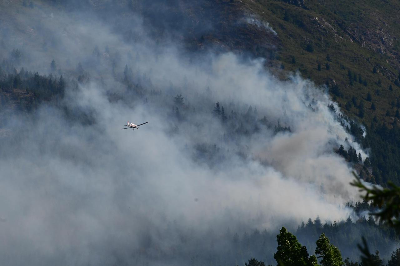 Empresarios chubutenses alertan por caída de reservas turísticas tras incendios en la Comarca Andina