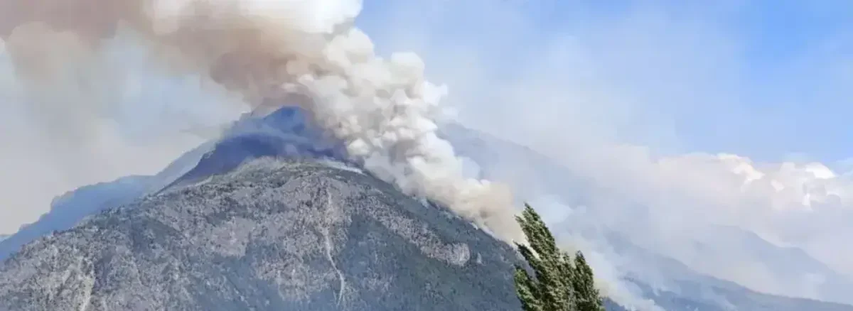 Se emitió una orden de evacuación inmediata para la Zona de la Angostura en Epuyén
