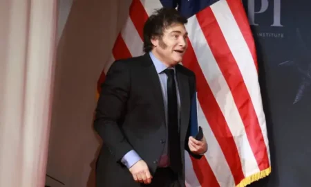 Milei negó negociaciones con la Casa Blanca para recibir deportados de terceros países