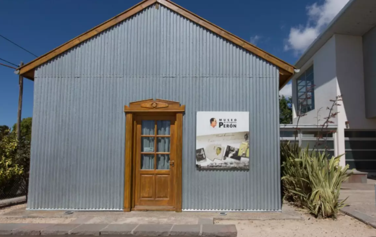 El Museo de la Familia Perón en Camarones ofrece un recorrido histórico que humaniza la vida rural patagónica