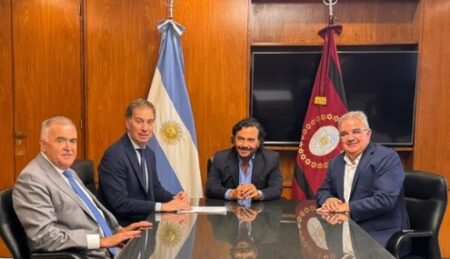 Reforma laboral y puja por Ganancias: el eje de la reunión de Santilli con gobernadores dialoguistas