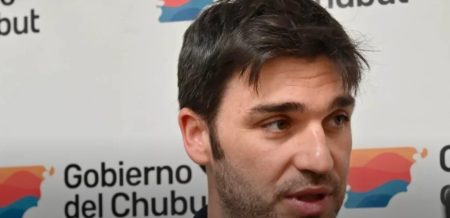 Torres negó la venta de tierras incendiadas y aseguró que en Chubut “las leyes se respetan”