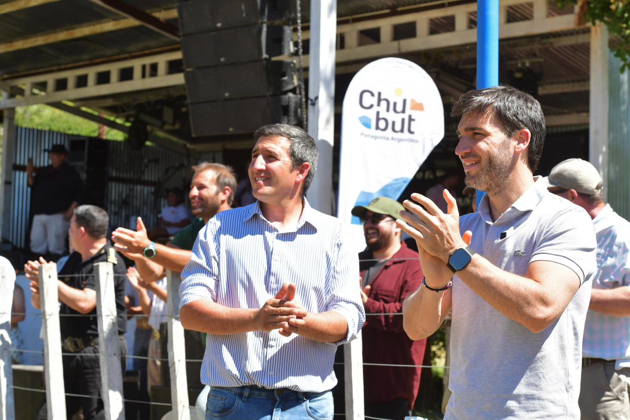 Nacho Torres destacó en la Fiesta del Salmón el rol económico y cultural de las celebraciones populares