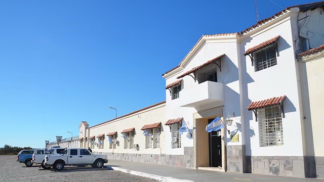 Confirman prisión preventiva para interno que apuñaló a dos penitenciarios en Rawson