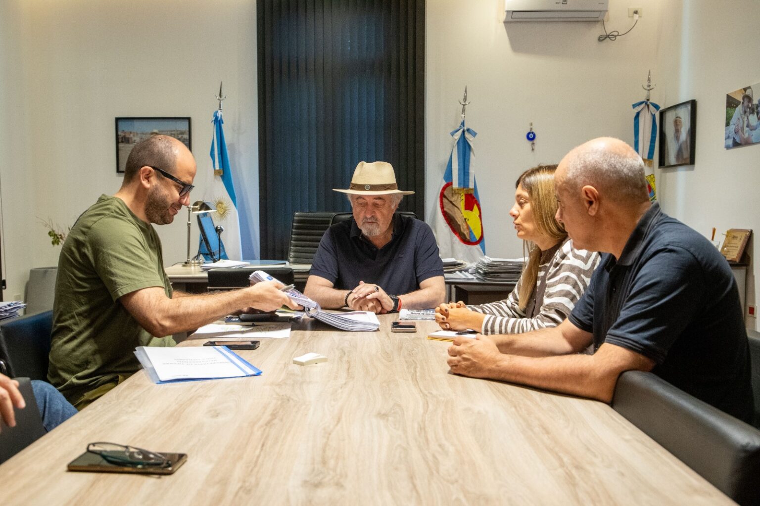 Municipio y Provincia coordinan la asistencia integral para los afectados del Cerro Hermitte