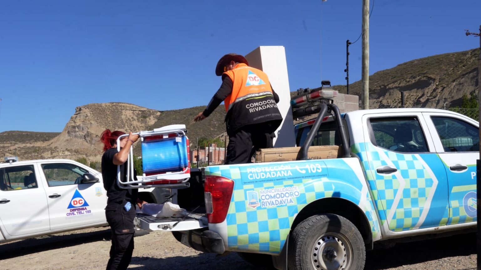Defensa Civil de Comodoro recupera pertenencias en la zona crítica del derrumbe