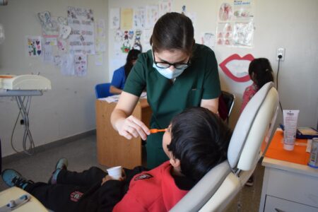 Municipio realiza controles odontológicos y vacunación gratuita para el inicio escolar