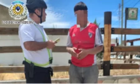 Durante un patrullaje en bicicleta, la Policía del Chubut detuvo en Rada Tilly a un hombre con pedido de captura vigente