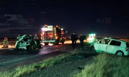 Choque frontal en la Ruta 25 deja importantes daños y personal herido