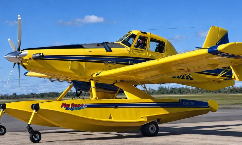 Refuerzos de Córdoba combaten incendio en El Hoyo, Chubut